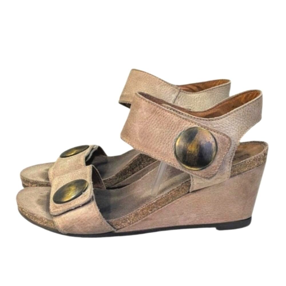 Taos Carousel Sandals GUC $190 Size 37 US 6/6.5   S3669